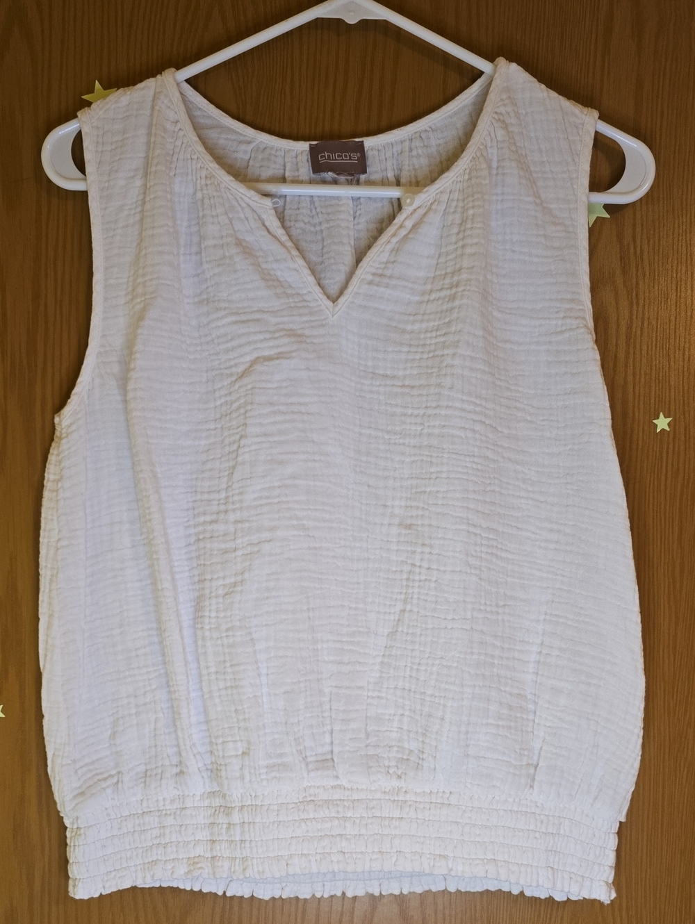 Chico's Off-White Sleeveless V-Notch Textured Tank
